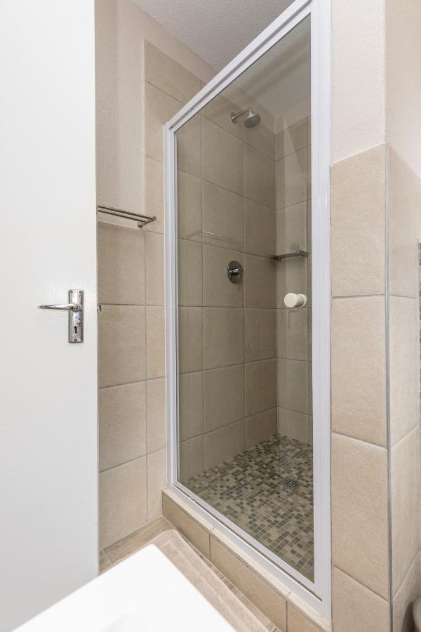 67 The Shades - Luxury Apartment In Umhlanga - Airconditioning Throughout And Inverter Durban Esterno foto